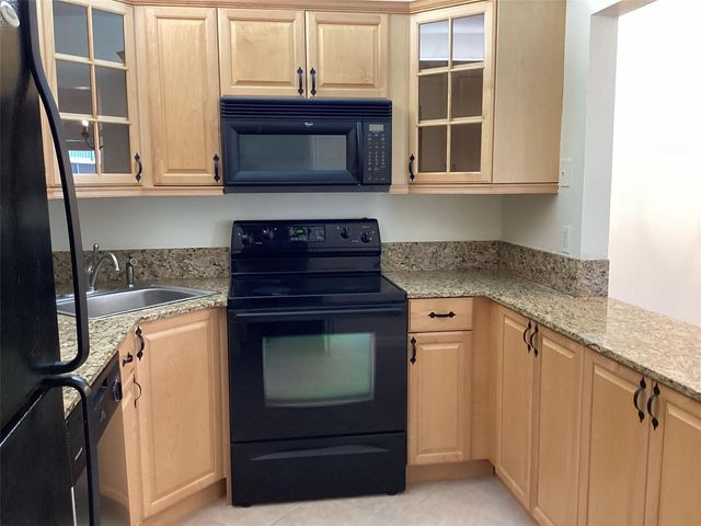 5927 La Pinata Boulevard, Greenacres, FL 33463