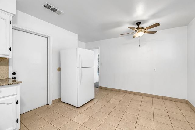 4033 E Brentwood Avenue, Fresno, CA 93703