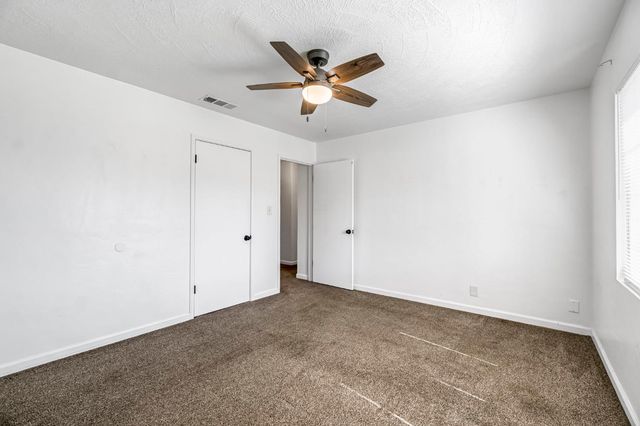 4033 E Brentwood Avenue, Fresno, CA 93703