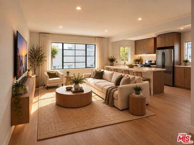 8736 Holloway Drive B, West Hollywood, CA 90069
