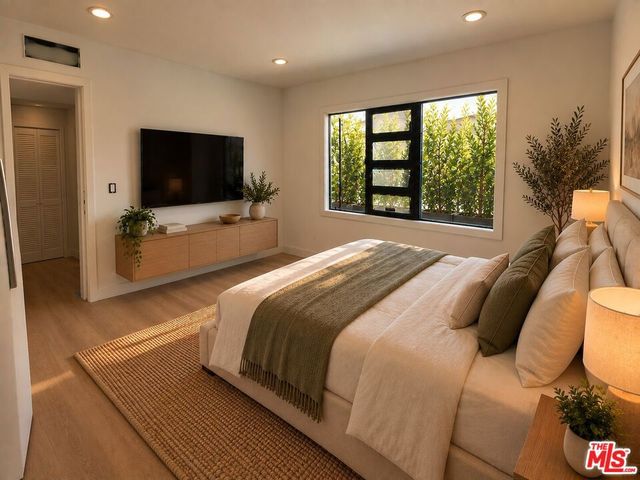 8736 Holloway Drive B, West Hollywood, CA 90069