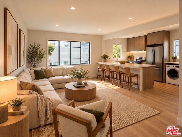 8736 Holloway Drive B, West Hollywood, CA 90069