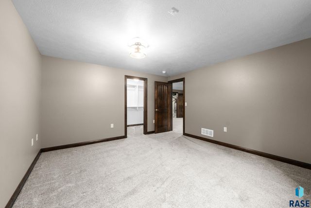 6200 S El Dorado Ave Avenue, Sioux Falls, SD 57108