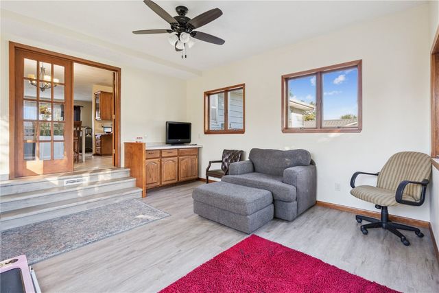 225 31st Street NW, Cedar Rapids, IA 52405