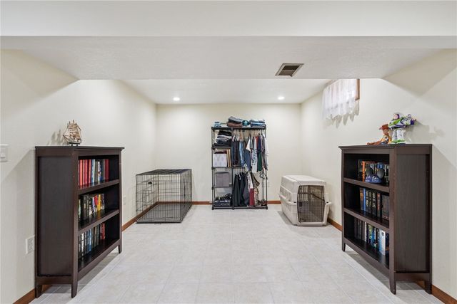 225 31st Street NW, Cedar Rapids, IA 52405