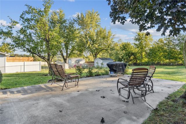 225 31st Street NW, Cedar Rapids, IA 52405