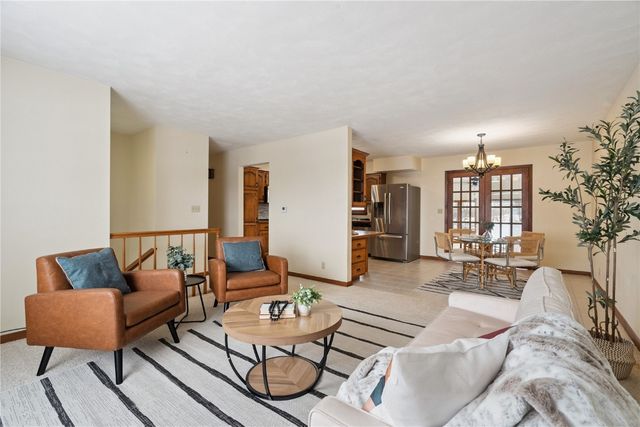 225 31st Street NW, Cedar Rapids, IA 52405