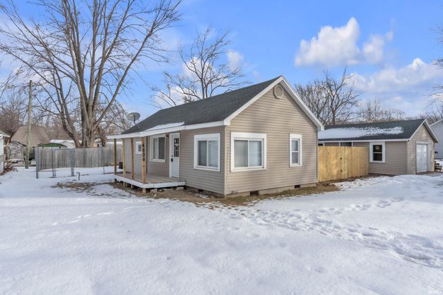 4606 W E Drive, Albion, IN 46701