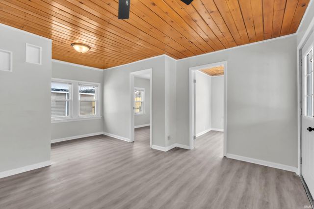 4606 W E Drive, Albion, IN 46701