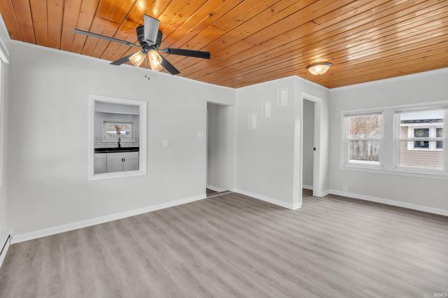 4606 W E Drive, Albion, IN 46701