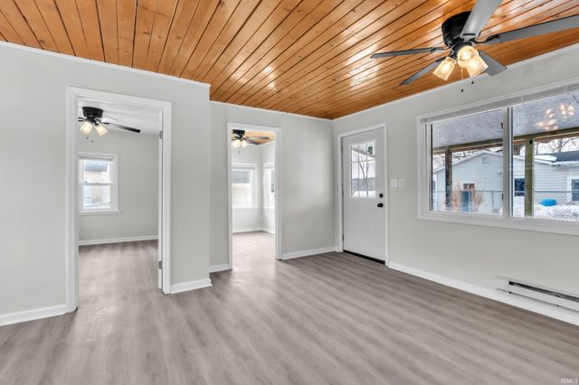 4606 W E Drive, Albion, IN 46701