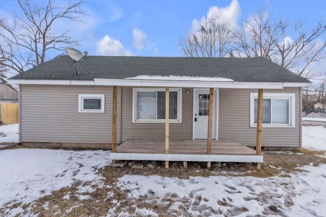 4606 W E Drive, Albion, IN 46701