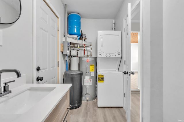 4606 W E Drive, Albion, IN 46701