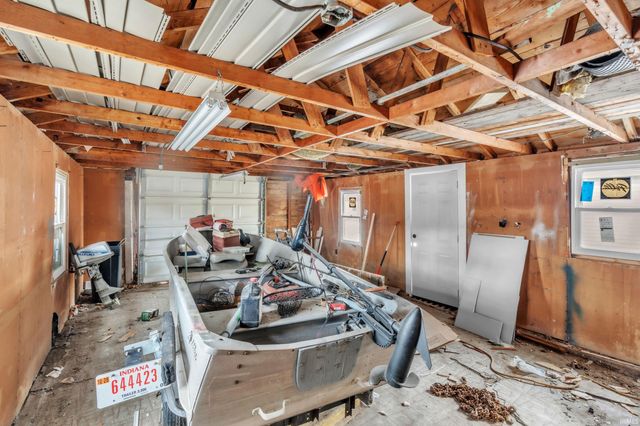 4606 W E Drive, Albion, IN 46701