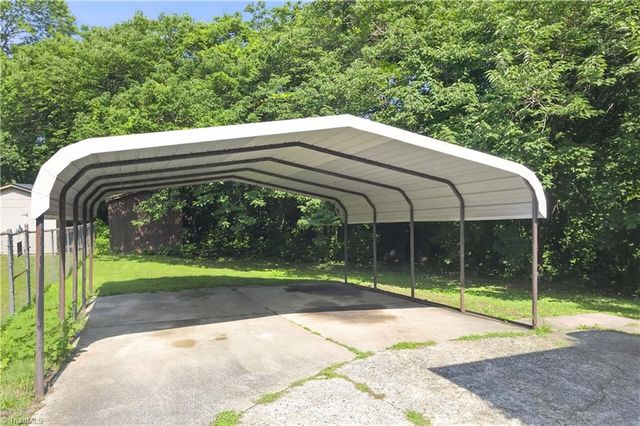 2204 Maybank Drive, Greensboro, NC 27403