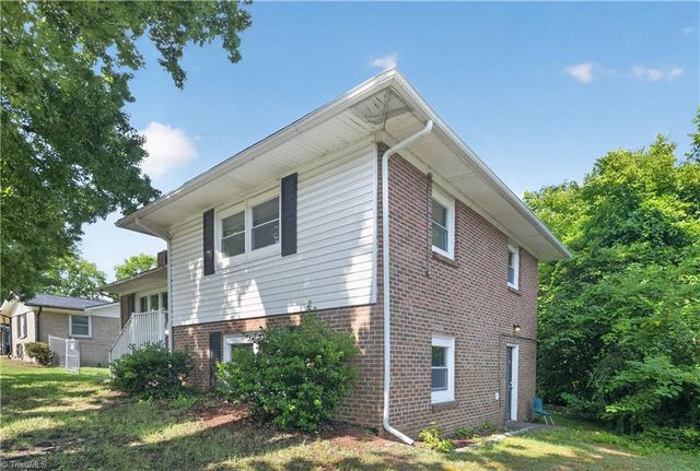 2204 Maybank Drive, Greensboro, NC 27403