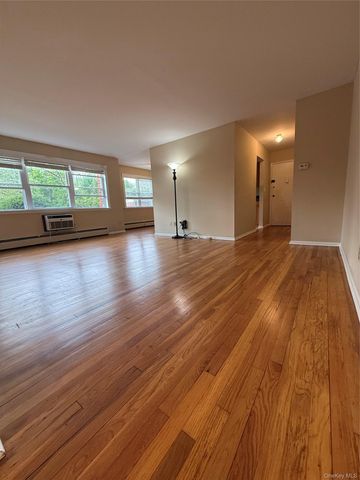 235 N Middletown Road D, Pearl River, NY 10965