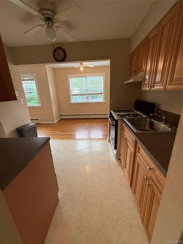 235 N Middletown Road D, Pearl River, NY 10965