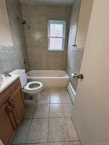 235 N Middletown Road D, Pearl River, NY 10965
