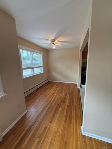 235 N Middletown Road D, Pearl River, NY 10965