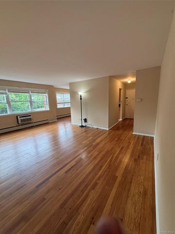 235 N Middletown Road D, Pearl River, NY 10965