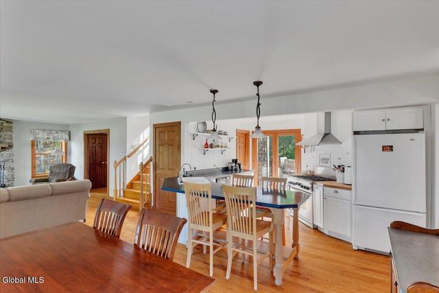 2412 New York 43, Sand Lake, NY 12018