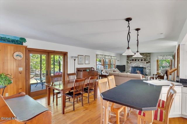 2412 New York 43, Sand Lake, NY 12018