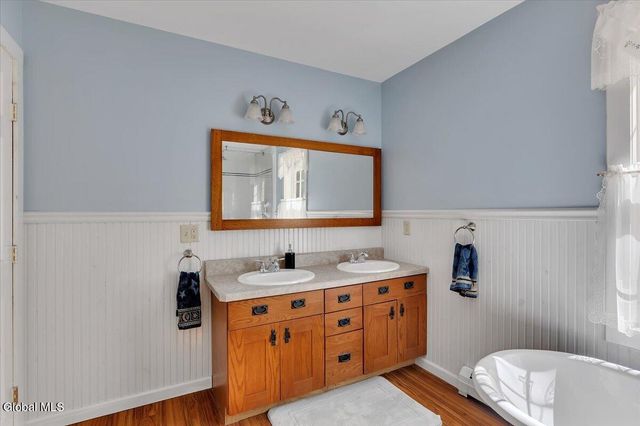 2412 New York 43, Sand Lake, NY 12018