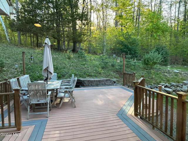 2412 New York 43, Sand Lake, NY 12018