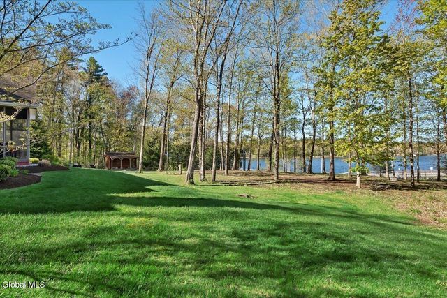 2412 New York 43, Sand Lake, NY 12018