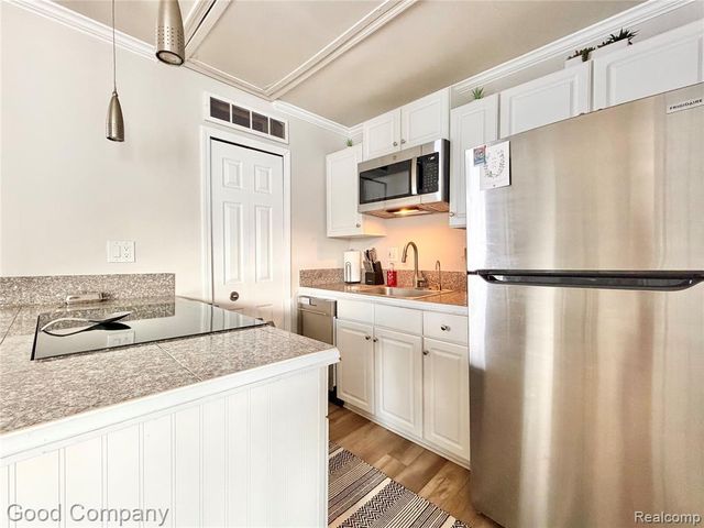 626 E Windemere Avenue, Royal Oak, MI 48073