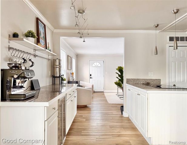 626 E Windemere Avenue, Royal Oak, MI 48073