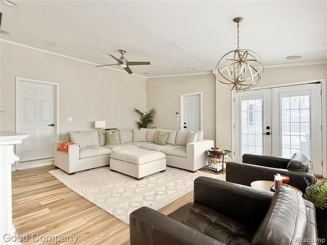 626 E Windemere Avenue, Royal Oak, MI 48073