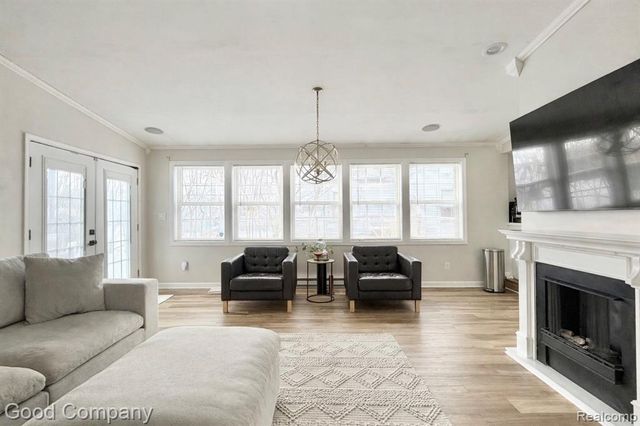 626 E Windemere Avenue, Royal Oak, MI 48073