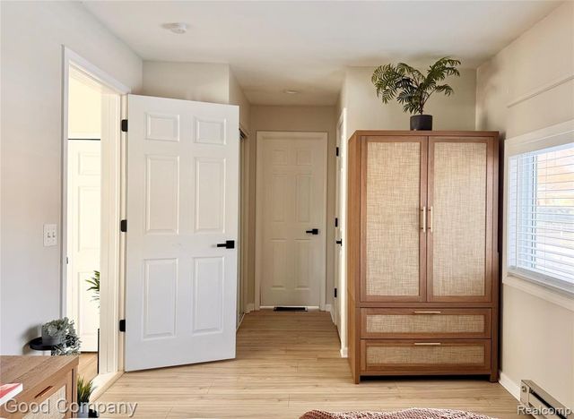 626 E Windemere Avenue, Royal Oak, MI 48073