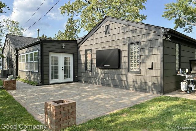626 E Windemere Avenue, Royal Oak, MI 48073