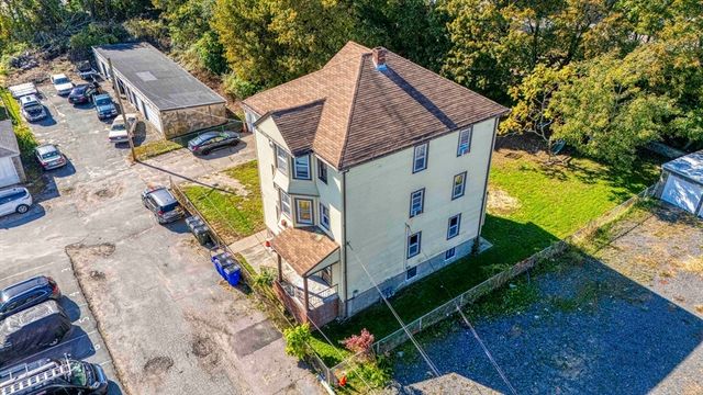 15 Higgins St, Fall River, MA 02724