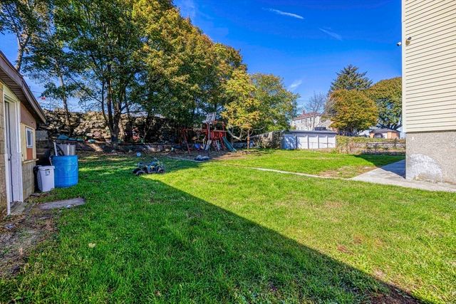 15 Higgins St, Fall River, MA 02724