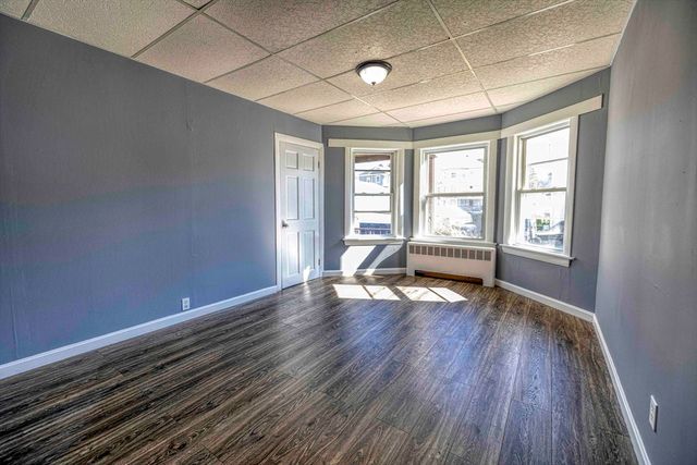 15 Higgins St, Fall River, MA 02724