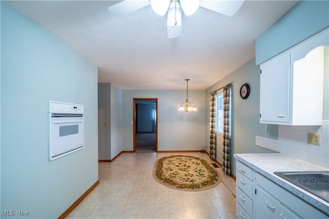 1329 Oak Grove Road, Waverly, WV 26134