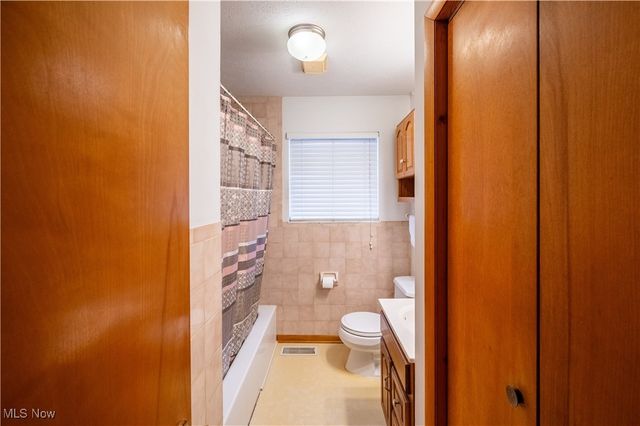 1329 Oak Grove Road, Waverly, WV 26134