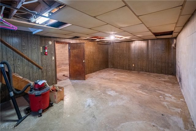 1329 Oak Grove Road, Waverly, WV 26134