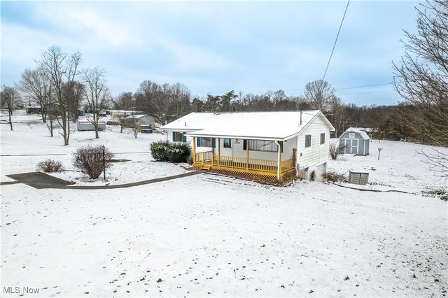 1329 Oak Grove Road, Waverly, WV 26134