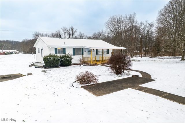 1329 Oak Grove Road, Waverly, WV 26134