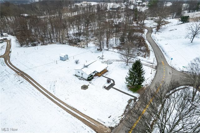 1329 Oak Grove Road, Waverly, WV 26134