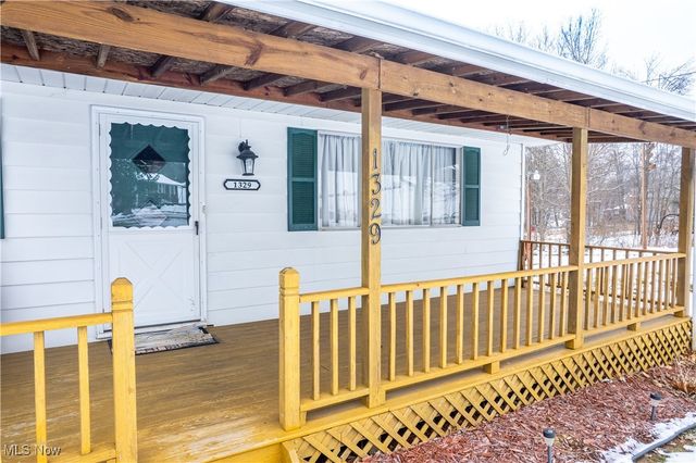 1329 Oak Grove Road, Waverly, WV 26134