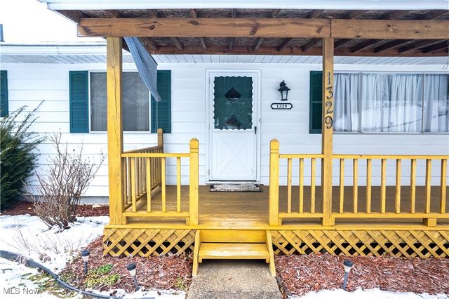 1329 Oak Grove Road, Waverly, WV 26134