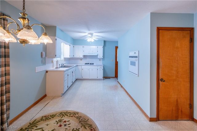 1329 Oak Grove Road, Waverly, WV 26134