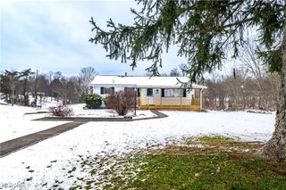 1329 Oak Grove Road, Waverly, WV 26134