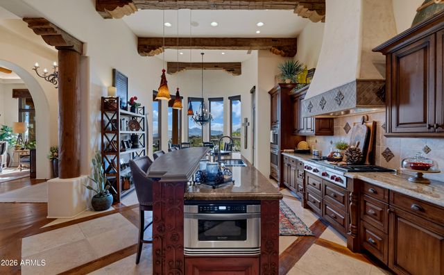 9410 N LAVA BLUFF Trail, Fountain Hills, AZ 85268